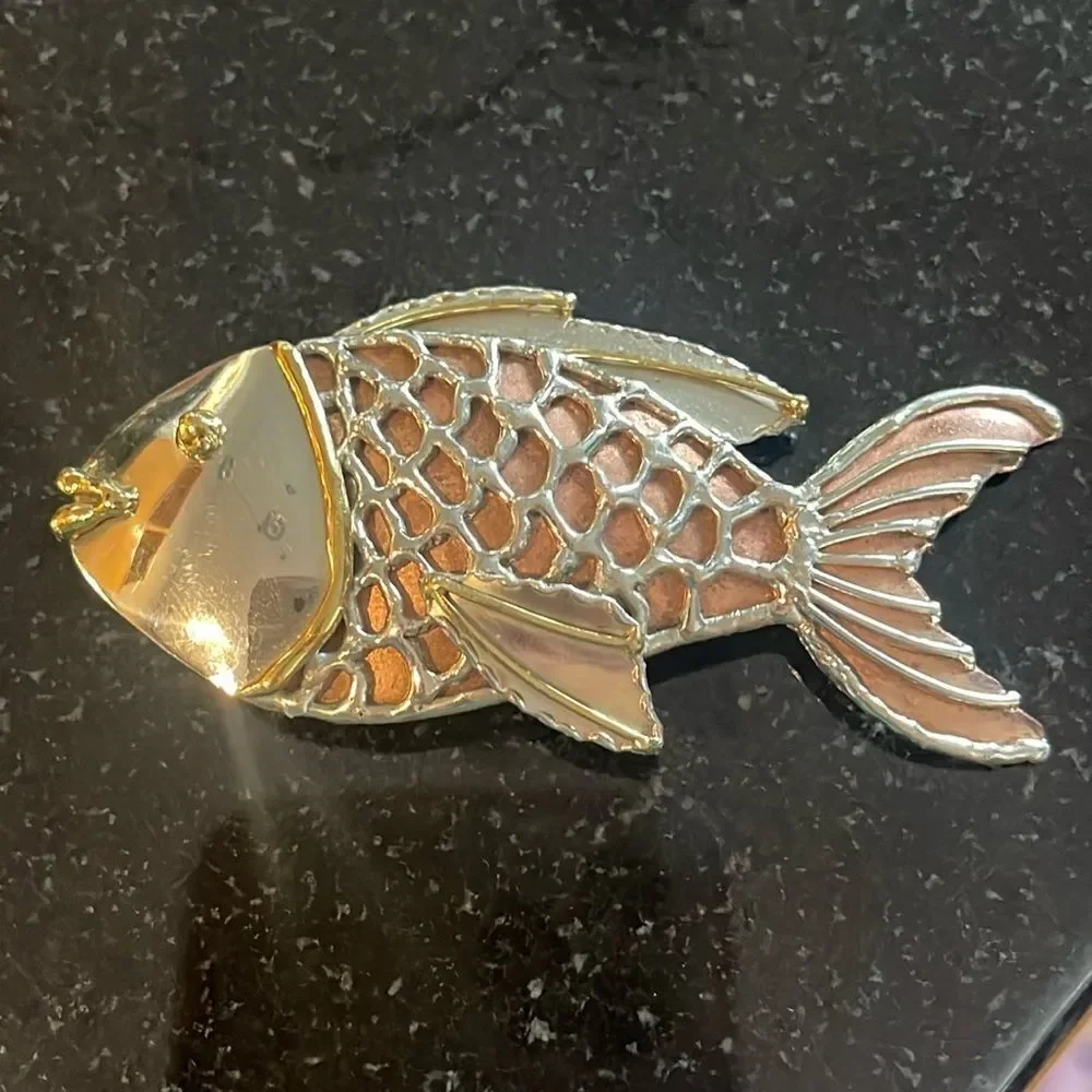 Beautiful handmade brooch or pendant. Great workmanship.